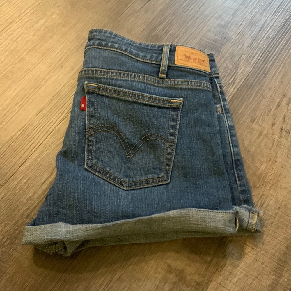Levi’s jean shorts womens size 6